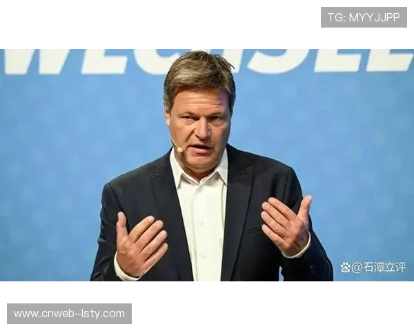 卡洛斯・普拉特斯赛后嘲讽伊恩・加里,批评其出拳缺乏力量