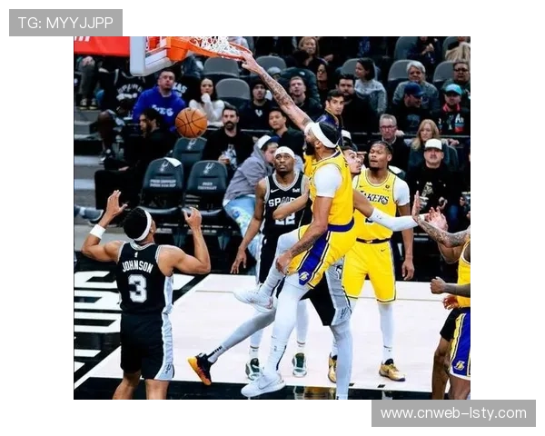 布伦森多次利用挡拆针对文班亚马取分，成尼克斯取胜之匙